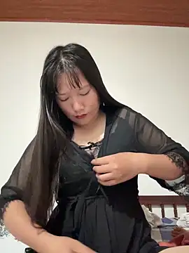 Snapshot of TrangNemo chatting on October 2025 08:19:01 PM TrangNemo online show from October 2025 08:19:01 PM