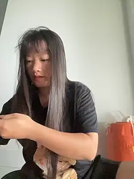 Snapshot of TrangNemo chatting on October 2025 11:45:02 PM TrangNemo online show from October 2025 11:45:02 PM