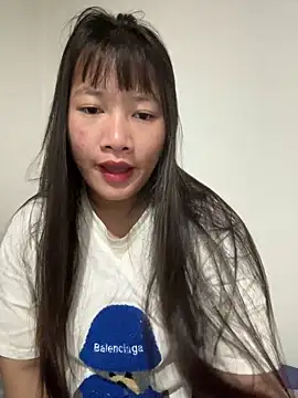 Snapshot of TrangNemo chatting on November 2025 12:32:01 AM TrangNemo online show from November 2025 12:32:01 AM