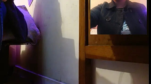 Snapshot of Lunabunnycreamy chatting on November 2025 10:10:02 PM Lunabunnycreamy online show from November 2025 10:10:02 PM