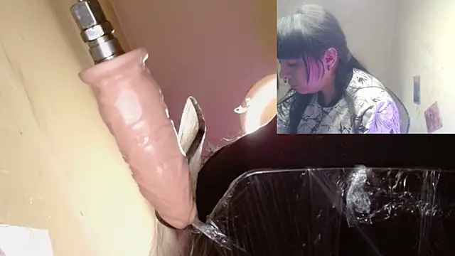 Snapshot of Lunabunnycreamy chatting on November 2025 02:00:01 AM Lunabunnycreamy online show from November 2025 02:00:01 AM