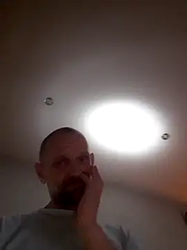 Snapshot of Remello1 chatting on February 2026 06:41:02 PM Remello1 online show from February 2026 06:41:02 PM