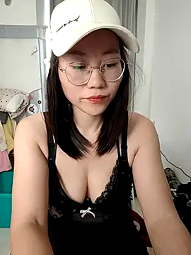 nini10052025 online show from December 2025 02:53:02 AM