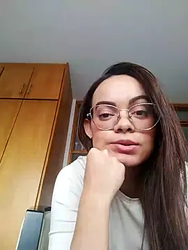 Mia 469 online show from October 2025 08:50:02 PM
