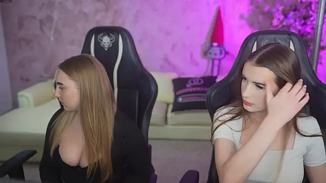 Snapshot of Jane_Love054 chatting on November 2025 11:31:01 AM Jane Love054 online show from November 2025 11:31:01 AM