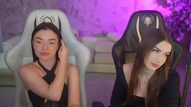 Snapshot of Jane_Love054 chatting on December 2025 03:28:02 PM Jane Love054 online show from December 2025 03:28:02 PM