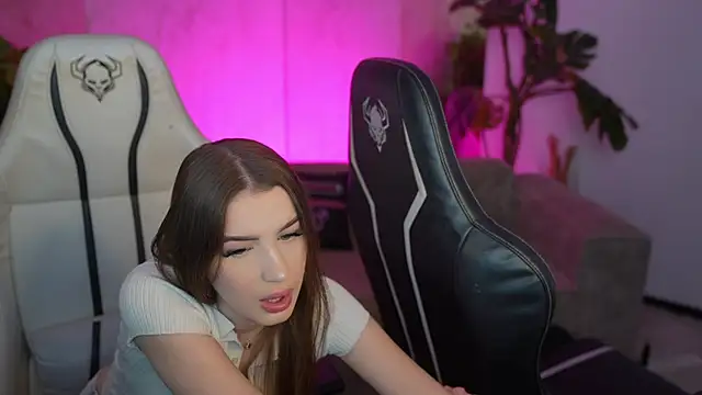 Snapshot of Jane_Love054 chatting on December 2025 11:37:01 AM Jane Love054 online show from December 2025 11:37:01 AM