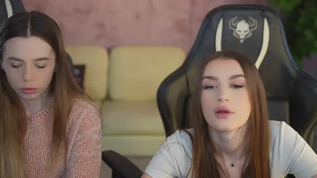 Snapshot of Jane_Love054 chatting on December 2025 03:27:02 PM Jane Love054 online show from December 2025 03:27:02 PM