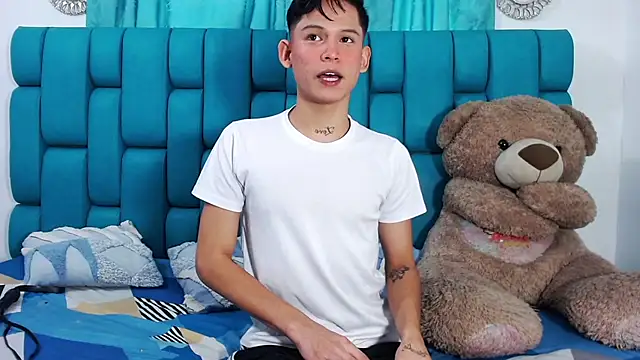 Snapshot of Brian_hot chatting on October 2025 05:13:01 PM Brian hot online show from October 2025 05:13:01 PM