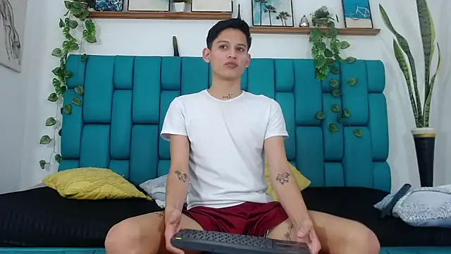 Snapshot of Brian_hot chatting on October 2025 12:17:02 PM Brian hot online show from October 2025 12:17:02 PM