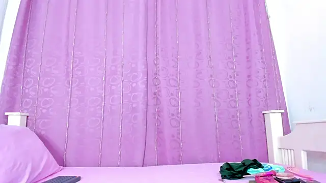 Snapshot of nahomy_smiith chatting on October 2025 07:14:02 PM nahomy smiith online show from October 2025 07:14:02 PM