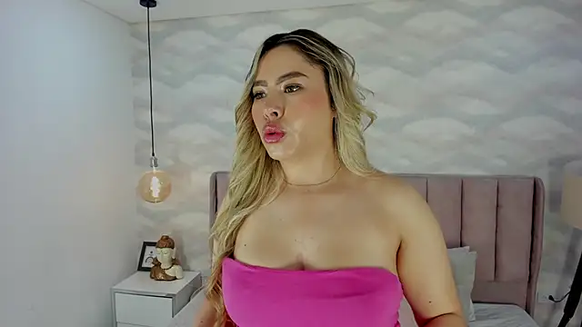 Snapshot of Katya_blonde chatting on October 2025 12:26:01 PM Katya blonde online show from October 2025 12:26:01 PM