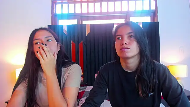 Snapshot of Sofy_and_Mia chatting on October 2025 12:36:02 PM Sofy and Mia online show from October 2025 12:36:02 PM