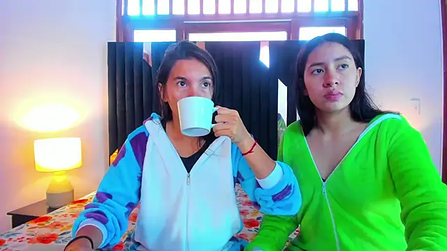 Snapshot of Sofy_and_Mia chatting on October 2025 12:50:01 PM Sofy and Mia online show from October 2025 12:50:01 PM