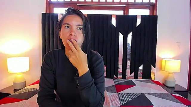 Snapshot of Sofy_and_Mia chatting on October 2025 12:38:02 PM Sofy and Mia online show from October 2025 12:38:02 PM