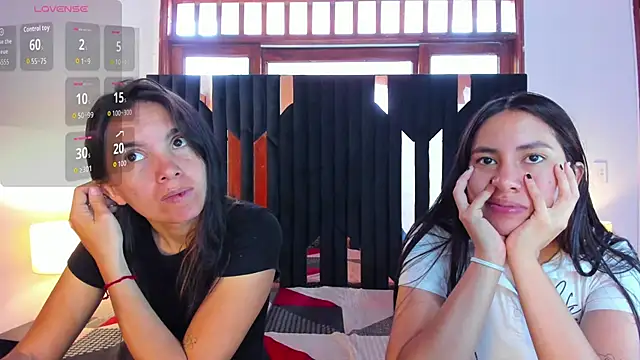 Snapshot of Sofy_and_Mia chatting on October 2025 12:30:01 PM Sofy and Mia online show from October 2025 12:30:01 PM