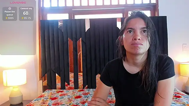 Snapshot of Sofy_and_Mia chatting on November 2025 12:38:01 PM Sofy and Mia online show from November 2025 12:38:01 PM