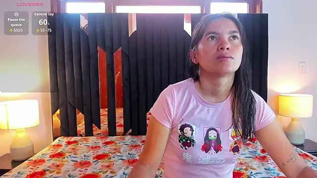 Snapshot of Sofy_and_Mia chatting on November 2025 12:39:02 PM Sofy and Mia online show from November 2025 12:39:02 PM