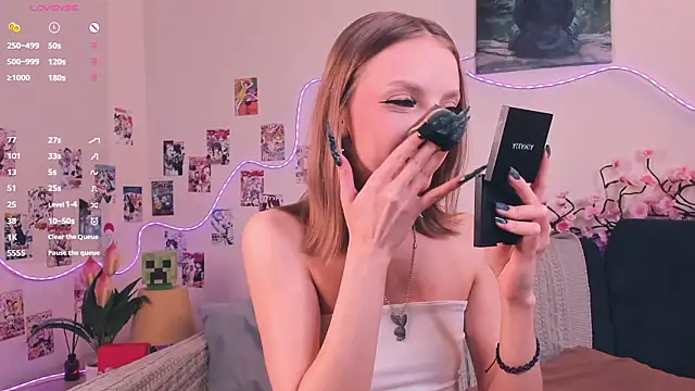 Snapshot of Golden_dawn chatting on March 2026 07:27:01 AM Golden dawn online show from March 2026 07:27:01 AM