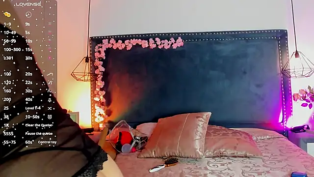 Snapshot of Emma_Saylor chatting on October 2025 07:58:01 PM Emma Saylor online show from October 2025 07:58:01 PM