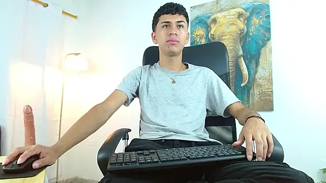 Snapshot of Alancum7 chatting on November 2025 01:01:02 PM Alancum7 online show from November 2025 01:01:02 PM