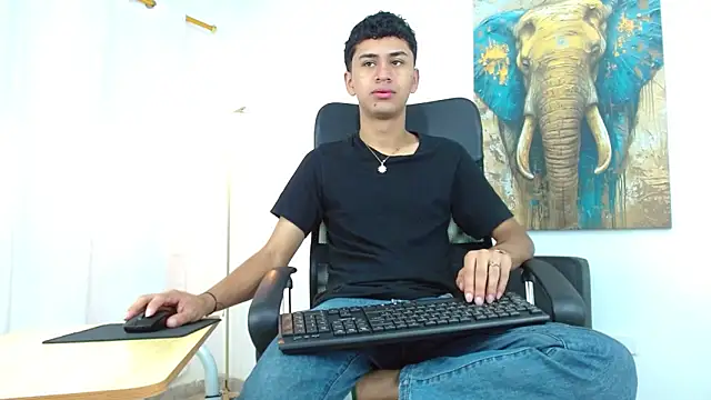 Snapshot of Alancum7 chatting on November 2025 01:00:01 PM Alancum7 online show from November 2025 01:00:01 PM