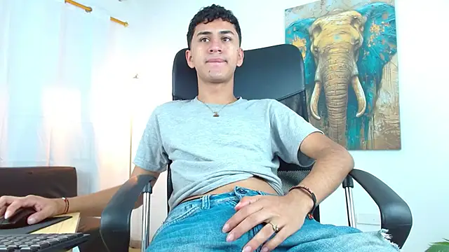 Snapshot of Alancum7 chatting on November 2025 01:00:02 PM Alancum7 online show from November 2025 01:00:02 PM