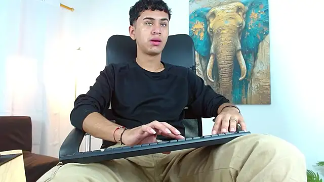 Snapshot of Alancum7 chatting on November 2025 01:01:01 PM Alancum7 online show from November 2025 01:01:01 PM