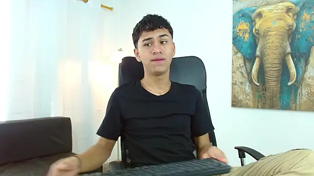 Snapshot of Alancum7 chatting on November 2025 12:52:01 PM Alancum7 online show from November 2025 12:52:01 PM