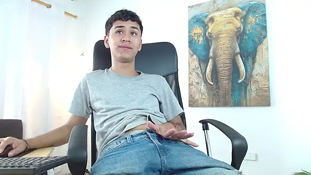 Snapshot of Alancum7 chatting on December 2025 12:54:01 PM Alancum7 online show from December 2025 12:54:01 PM