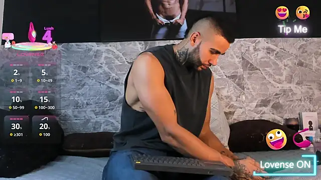 Snapshot of Danny_Willson chatting on October 2025 06:08:02 PM Danny Willson online show from October 2025 06:08:02 PM