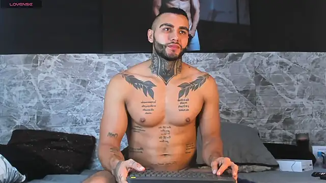 Snapshot of Danny_Willson chatting on October 2025 02:02:02 PM Danny Willson online show from October 2025 02:02:02 PM