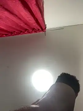 andresnoir  online show from February 2026 12:32:02 PM