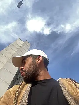 andresnoir  online show from February 2026 12:53:02 PM