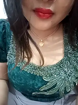 Snapshot of Beauty_Queen_Soniya chatting on November 2025 04:18:02 PM Beauty Queen Soniya online show from November 2025 04:18:02 PM