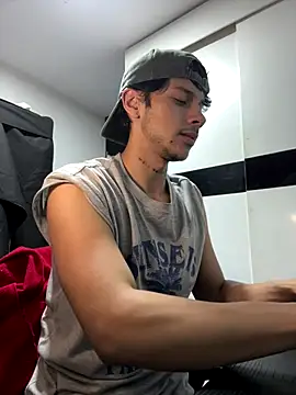 Snapshot of ErosDominant chatting on December 2025 05:34:01 AM ErosDominant online show from December 2025 05:34:01 AM