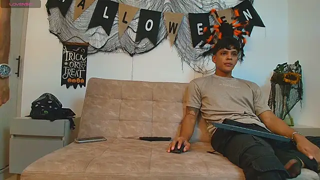 thomas elg online show from October 2025 01:16:02 AM