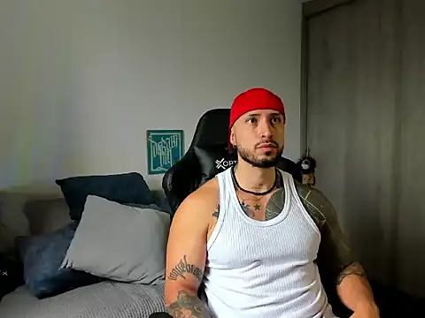 Dave-Max01 online show from November 2025 03:45:02 PM