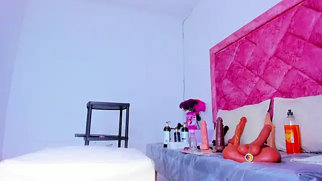 Bigasshott  online show from December 2025 07:29:02 PM