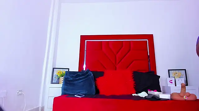 Bigasshott  online show from April 2026 08:22:02 PM