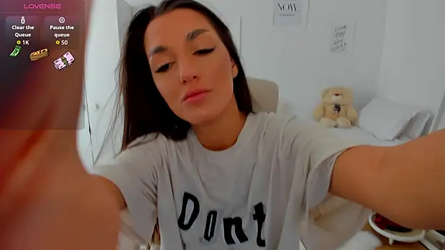 bubbledoll77 online show from May 2026 07:25:01 AM