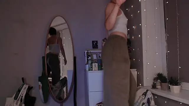 Snapshot of YourHotExSAndra chatting on October 2025 08:31:01 PM YourHotExSAndra online show from October 2025 08:31:01 PM