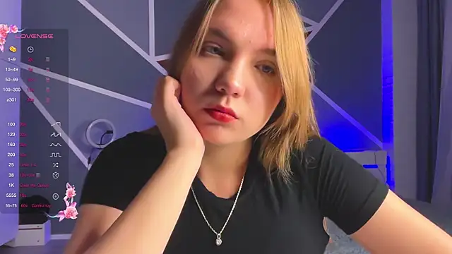 Snapshot of RebeccaEglitis chatting on November 2025 04:29:01 PM RebeccaEglitis online show from November 2025 04:29:01 PM