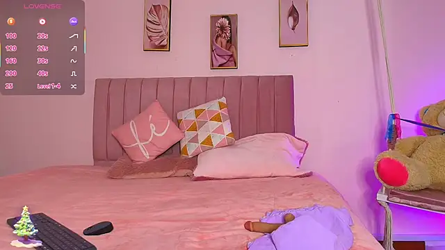 Snapshot of little_ellie_1 chatting on December 2025 07:42:02 PM little ellie 1 online show from December 2025 07:42:02 PM