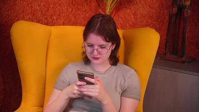 Snapshot of CathiMelius chatting on October 2025 11:40:01 AM CathiMelius online show from October 2025 11:40:01 AM