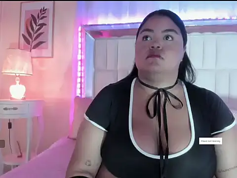 Snapshot of LunaaBlaze chatting on November 2025 12:26:01 PM LunaaBlaze online show from November 2025 12:26:01 PM