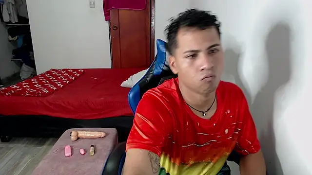 Snapshot of Raphael_LatinBoy chatting on October 2025 02:53:01 AM Raphael LatinBoy online show from October 2025 02:53:01 AM