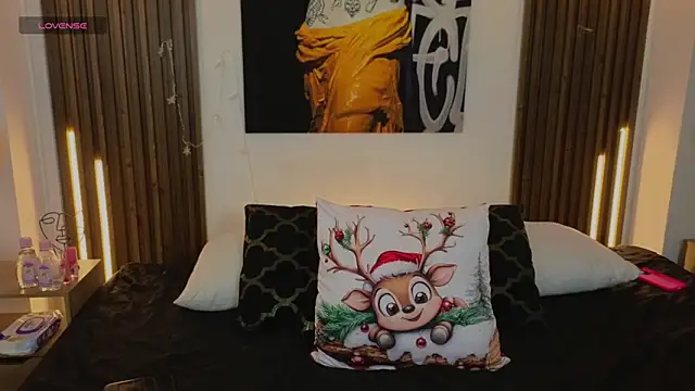 Snapshot of Kitty_Bombon chatting on December 2025 08:18:02 PM Kitty Bombon online show from December 2025 08:18:02 PM