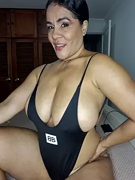 Snapshot of karla-bruni chatting on February 2026 10:11:02 AM karla-bruni online show from February 2026 10:11:02 AM