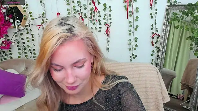  BellaClark online show from May 2026 08:24:01 PM
